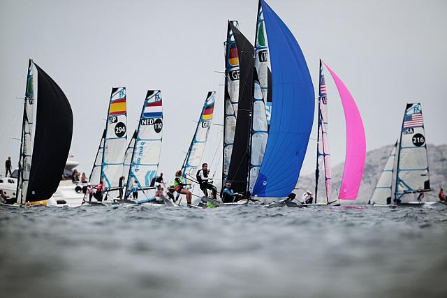 Annemiek Bekkering & Claire Blom_1 - WK 49erFX 2013 © Pierick Jeannoutot