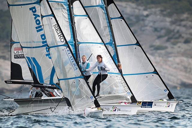 Nina Keijzer en Annette Duetz - WK 49erFX 2013 © Pierick Jeannoutot-60