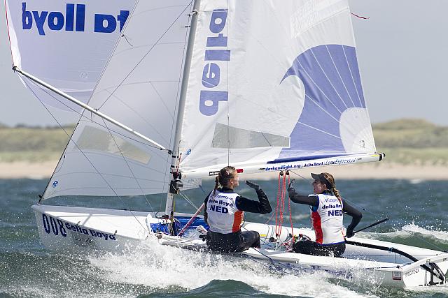 Lisa Westerhof en Lobke Berkhout_WK Den Haag 2010_2